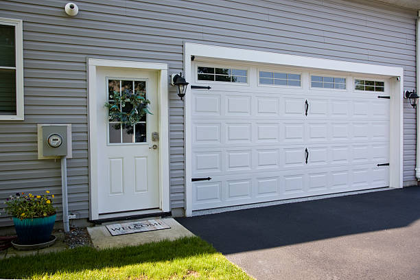 24/7 Emergency Garage Door Panel Replacement experts in Roseville, CA